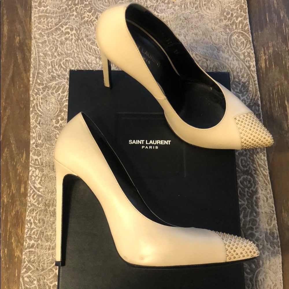 Saint Laurent Nude Pumps